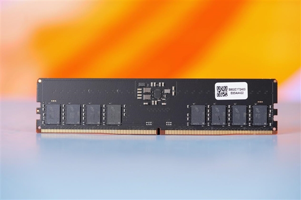 电压仅1.1V！英睿达DDR5 Pro内存超频版图赏