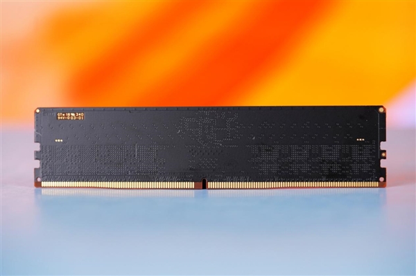 电压仅1.1V！英睿达DDR5 Pro内存超频版图赏