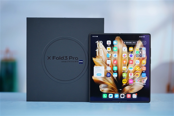 比iPhone 15 Pro Max还轻薄！vivo X Fold 3 Pro图赏