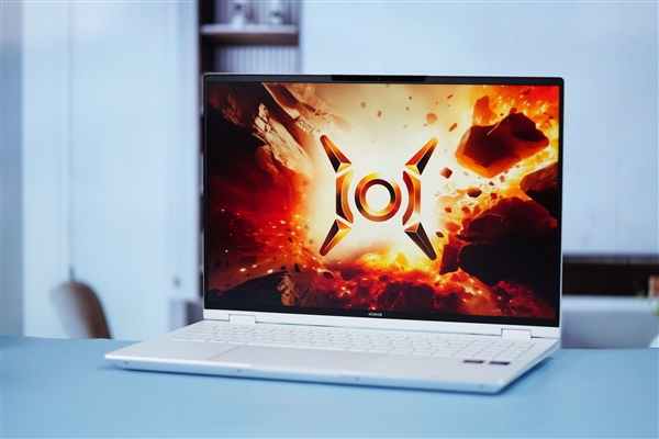 五彩斑斓的白！荣耀MagicBook Pro 16图赏