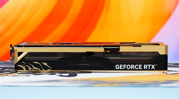 水墨赛博风！七彩虹RTX 4070 SUPER雾山五行定制版图赏