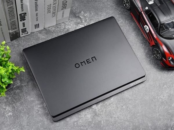 惠普首款AI PC！OMEN阴影精灵10 SLIM 14 AI游戏本上手