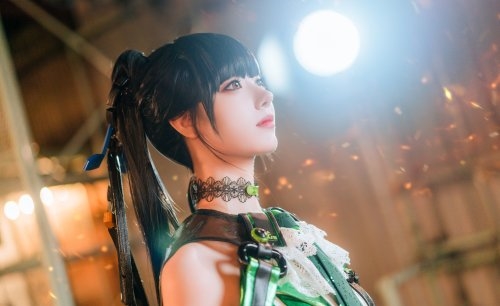 《剑星》官方转发COS 玩家点赞：现实里也有这样的身材