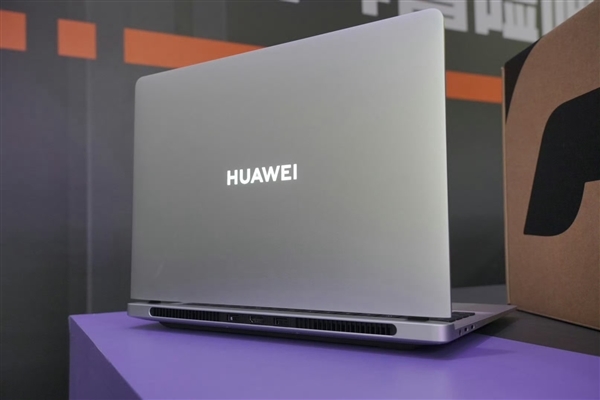 MateBook GT游戏本绝佳配件！华为星跃鼠标GT获认证