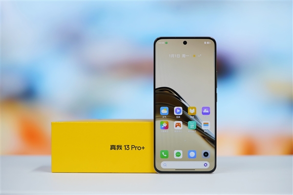 首发全新索尼超光影潜望长焦！真我13 Pro+图赏