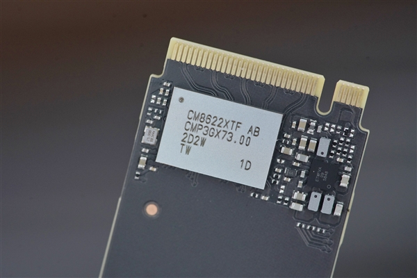 第四代三维闪存芯片！长江存储PC41Q 1TB SSD图赏