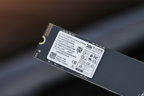 第四代三维闪存芯片！长江存储PC41Q 1TB SSD图赏