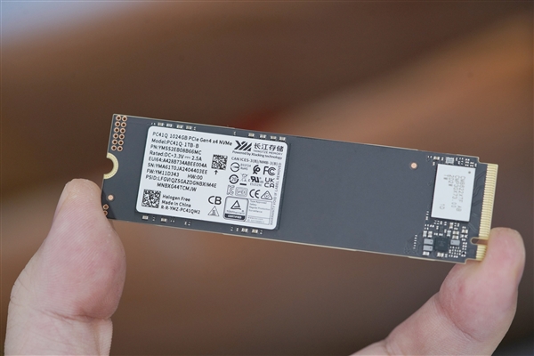 第四代三维闪存芯片！长江存储PC41Q 1TB SSD图赏