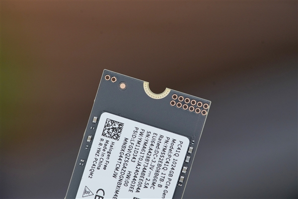 第四代三维闪存芯片！长江存储PC41Q 1TB SSD图赏