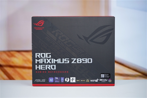 英特尔Ultra旗舰座驾！华硕ROG MAXIMUS Z890 HERO主板图赏