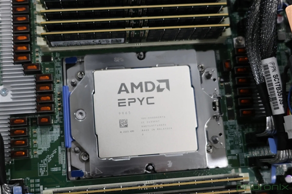 192核心384线程、5GHz起飞！AMD Zen5 EPYC首测：领先至强6几乎40％