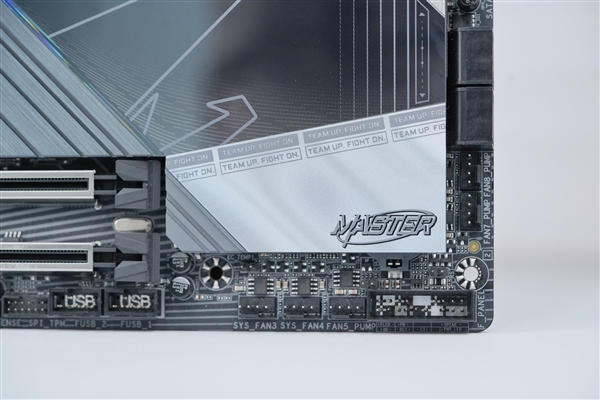 支持9500+内存！技嘉Z890 AORUS MASTER超级雕主板图赏