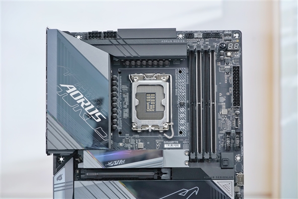 支持9500+内存！技嘉Z890 AORUS MASTER超级雕主板图赏