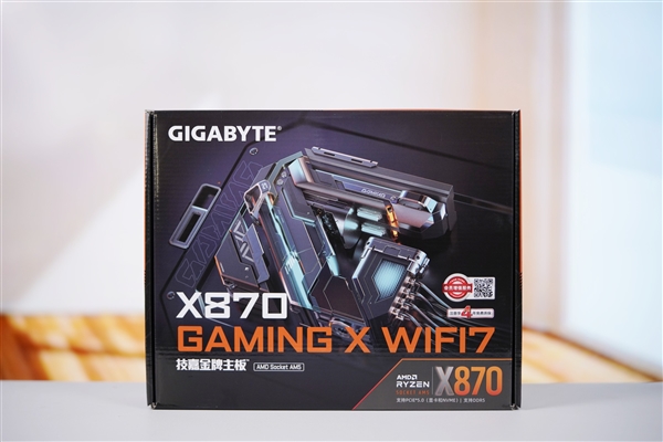 轻松驾驭R9 9950X！技嘉X870 GAMING X WIFI7主板图赏