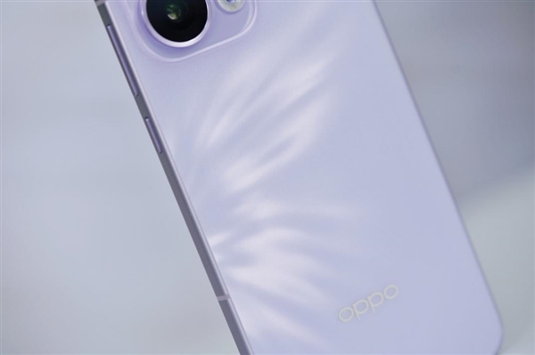 全等深四微曲屏！OPPO Reno13 Pro图赏