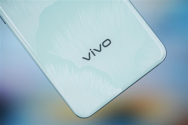 清新美背种草了！vivo Y300图赏