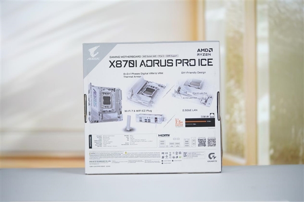 纯白迷你小板！技嘉冰雕X870I AORUS PRO ICE主板图赏