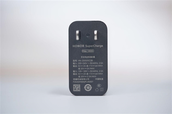 100倍变焦超远摄之王！荣耀Magic7 RSR保时捷设计图赏