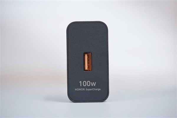 100倍变焦超远摄之王！荣耀Magic7 RSR保时捷设计图赏