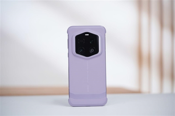 100倍变焦超远摄之王！荣耀Magic7 RSR保时捷设计图赏