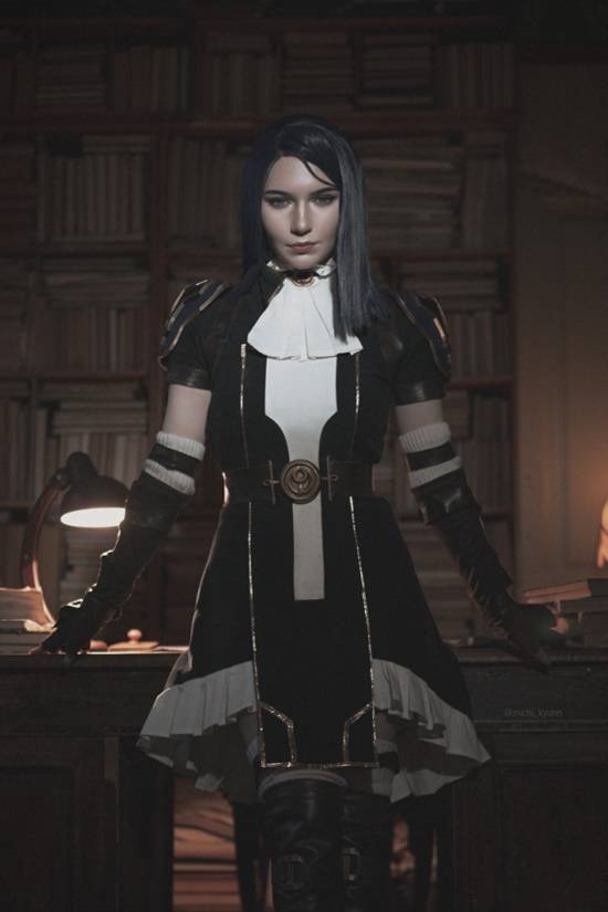 俄妹COS《双城之战》凯特琳：美艳至极