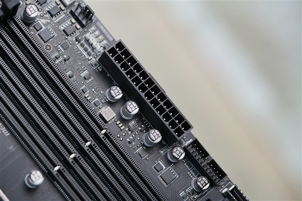 支持显卡快拆！微星B860M MORTAR WIFI主板图赏