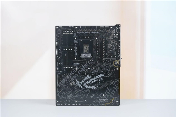 Intel新一代主流座驾！华硕ROG STRIX B860-F GAMING WIFI主板图赏