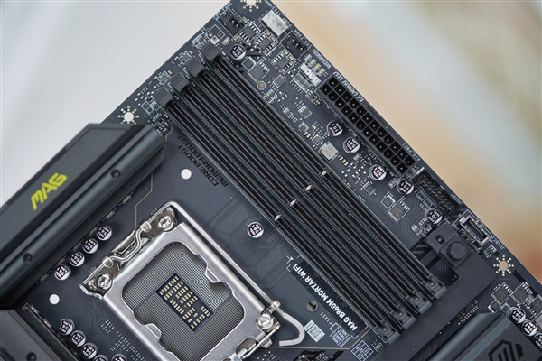 支持显卡快拆！微星B860M MORTAR WIFI主板图赏