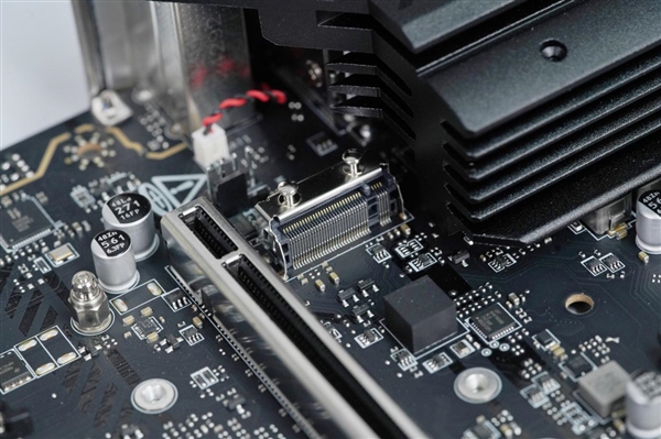 支持显卡快拆！微星B860M MORTAR WIFI主板图赏