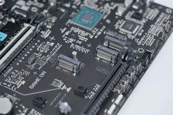 Intel新一代主流座驾！华硕ROG STRIX B860-F GAMING WIFI主板图赏