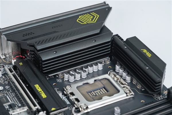 支持显卡快拆！微星B860M MORTAR WIFI主板图赏