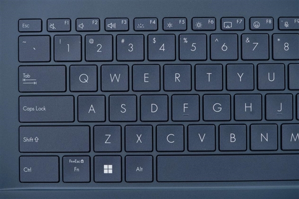 第二代酷睿Ultra 9 285H加持！华硕灵耀14 2025图赏