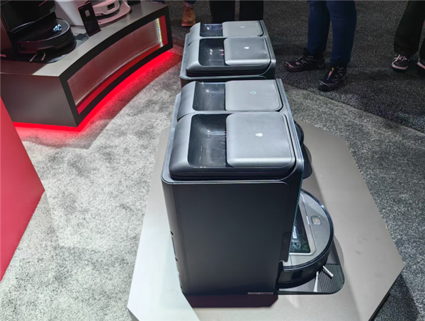 石头自清洁扫拖机器人产品G30发布：首创0缠系统与底盘升降