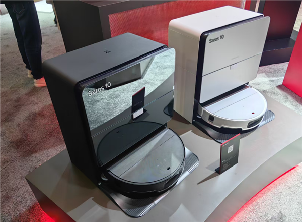 石头自清洁扫拖机器人产品G30发布：首创0缠系统与底盘升降