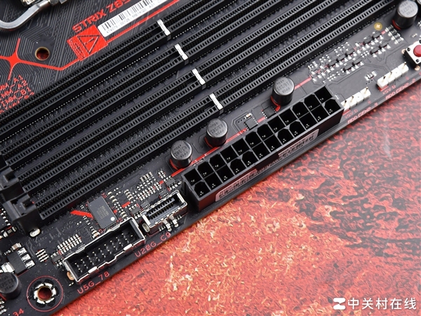 华硕Z890 RO姬主板上手:一键超频太好用了