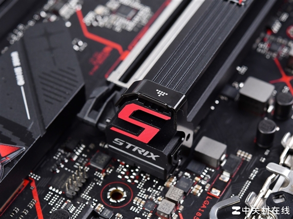 华硕Z890 RO姬主板上手:一键超频太好用了