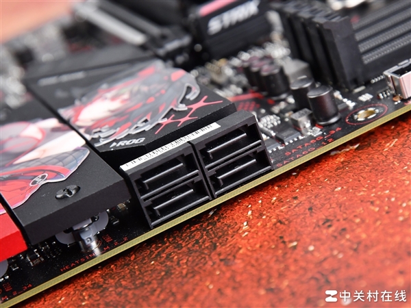 华硕Z890 RO姬主板上手:一键超频太好用了