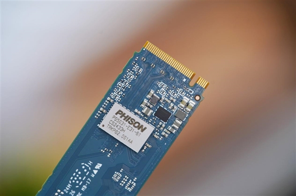 狂飙10000MB/s！铠侠EXCERIA PLUS G4 1TB SSD图赏