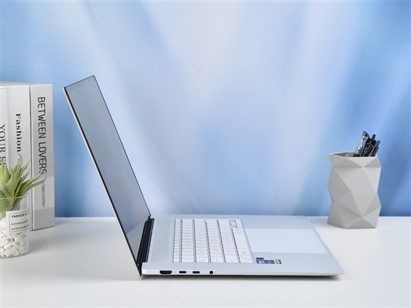 华硕灵耀16 Air笔记本上手：酷睿Ultra AI轻薄本的巅峰之作