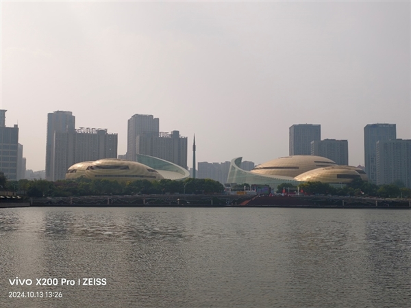 天玑9400助力vivo X200 Pro成安卓影像天花板：灭霸级长焦无人能敌