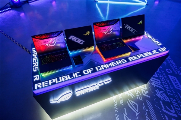 30秒免工具快拆、超视屏幕！ROG笔记本展示真创新