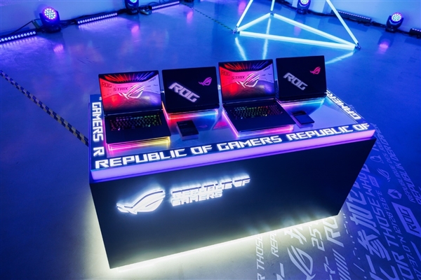 30秒免工具快拆、超视屏幕！ROG笔记本展示真创新