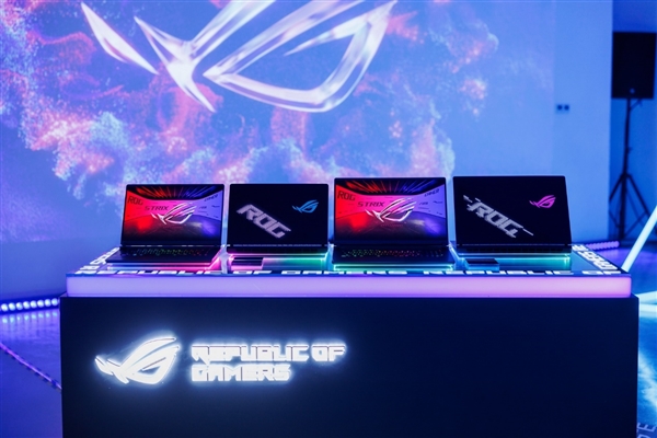 30秒免工具快拆、超视屏幕！ROG笔记本展示真创新