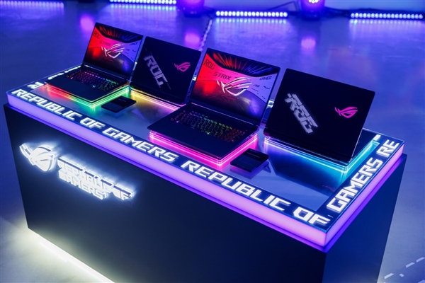 30秒免工具快拆、超视屏幕！ROG笔记本展示真创新