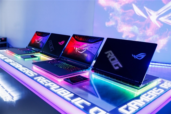 30秒免工具快拆、超视屏幕！ROG笔记本展示真创新