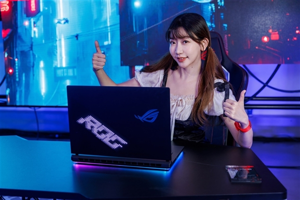 30秒免工具快拆、超视屏幕！ROG笔记本展示真创新