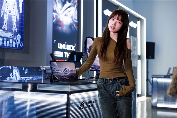 30秒免工具快拆、超视屏幕！ROG笔记本展示真创新