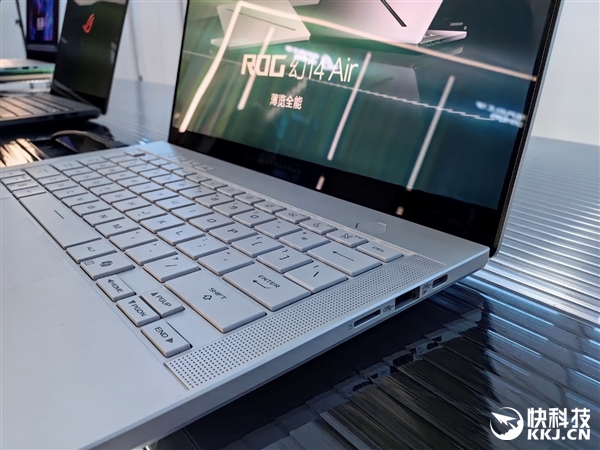 30秒免工具快拆、超视屏幕！ROG笔记本展示真创新