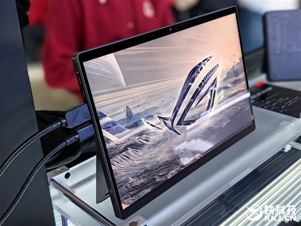 30秒免工具快拆、超视屏幕！ROG笔记本展示真创新