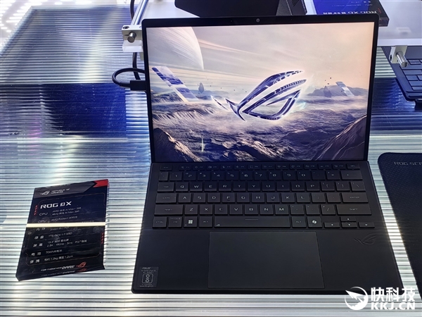30秒免工具快拆、超视屏幕！ROG笔记本展示真创新